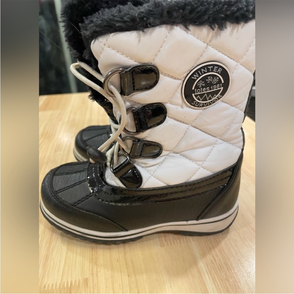 Totes Kids Winter Boots - Black and White